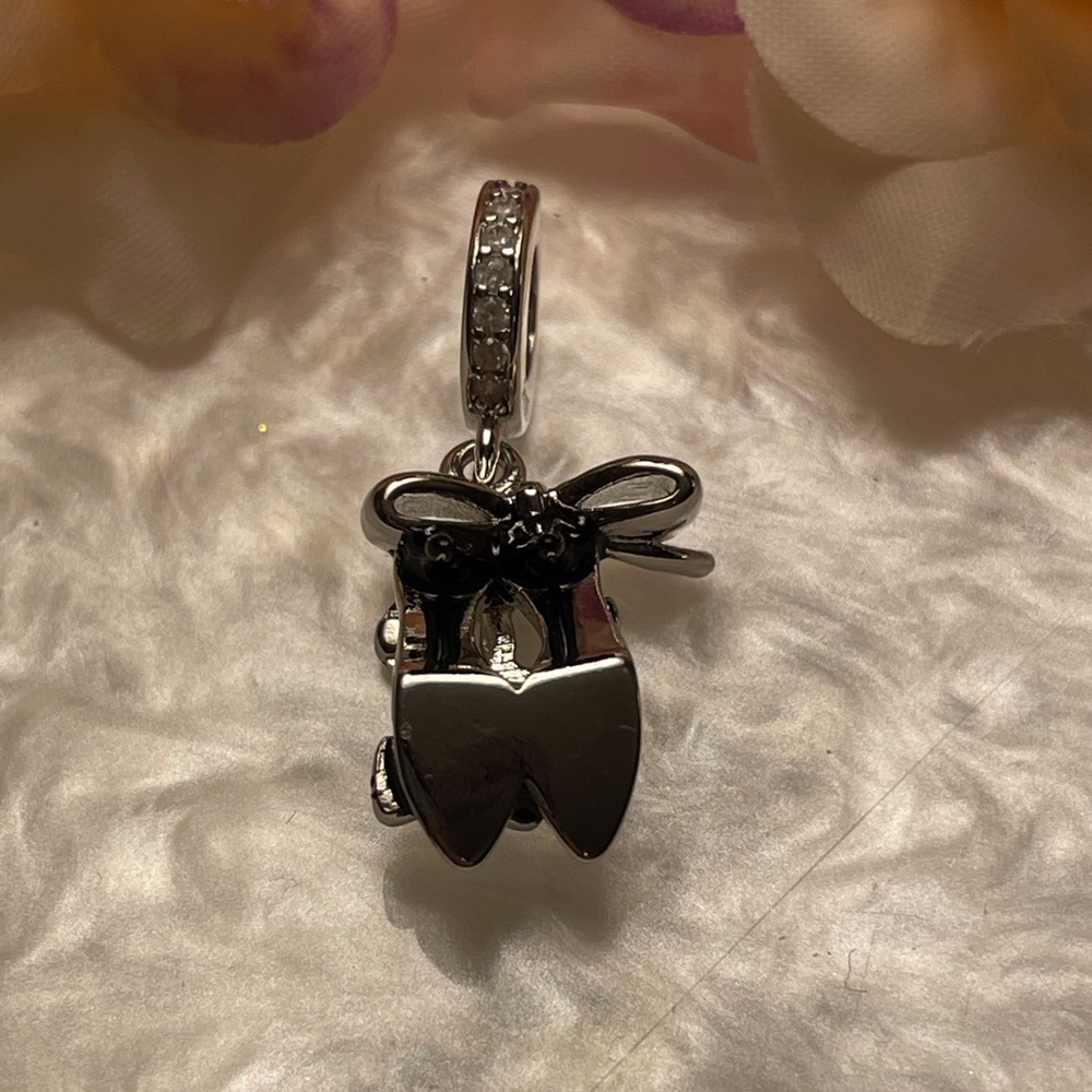 Bracelet Charm Black High Heels with Bow and rhinestones - Picture 15 of 16
